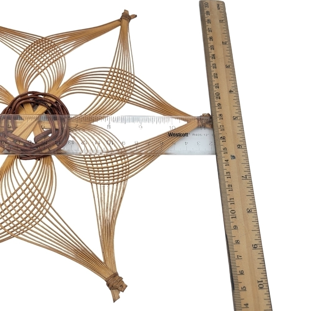MID-CENTURY wicker star - Picture 4 of 4